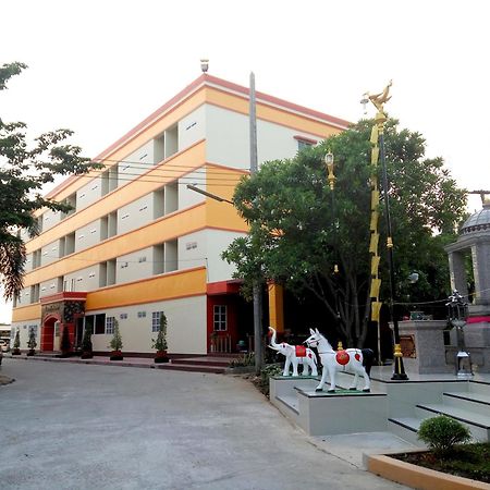 Central Park Hotel Sing Buri Exterior foto